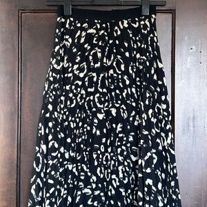 H&M  Patterned and Pleated A-Line Skirt